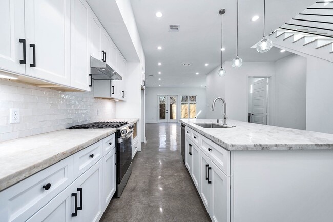 Building Photo - 3411 McGowen St