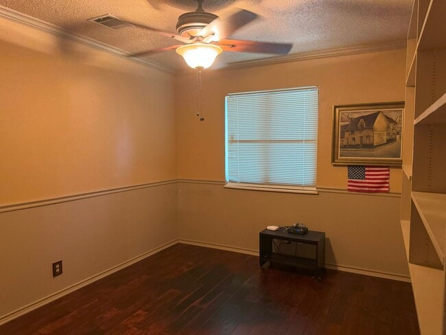 Building Photo - 3418 Meadowhead Dr