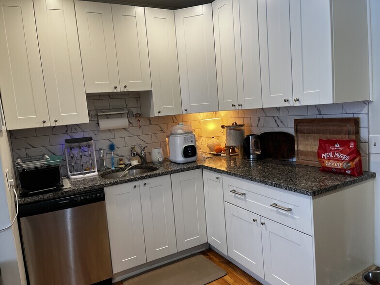 Building Photo - 280 Corey Rd