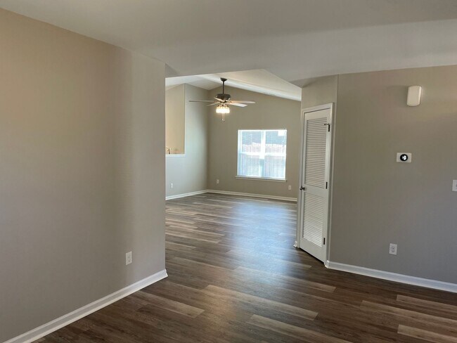 Building Photo - 3 bedroom, 2 bath home for rent in Brookstone in Sunset Harbor in Bolivia