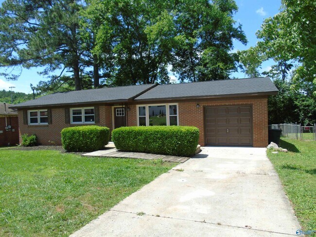 Primary Photo - 4800 Lumary Dr NW
