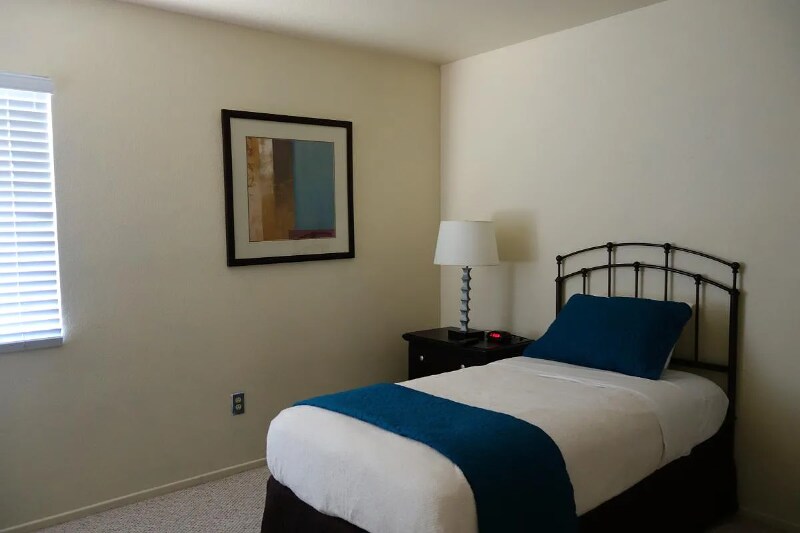 Building Photo - 1213 Jasmine St