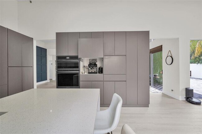 Building Photo - 6386 NW 78th Pl