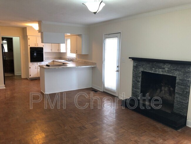 Building Photo - 128 Woodlynn Dr