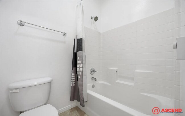 Building Photo - 5406 Pelican Hill Dr