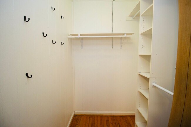 Building Photo - 3 Bedroom, 2 Bathroom in the Forest Acres Area - Available July 2026!