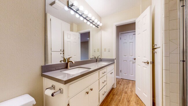 Building Photo - 1145 Edwards St