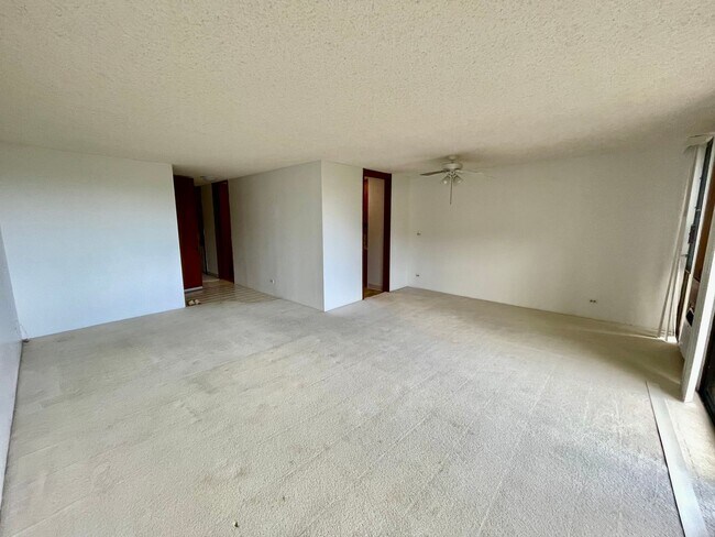 Building Photo - 1Bedroom, 1 Bathroom Unit in Naniwa Gardens, Hawaii Kai, AVAILABLE Soon!