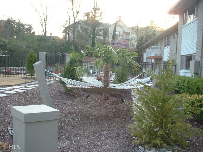 Building Photo - 3046 Briarcliff Rd NE