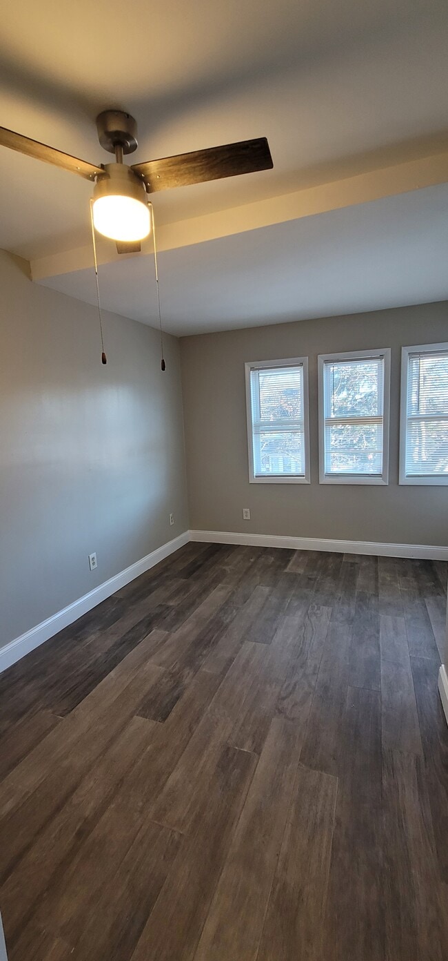 Building Photo - 16 Ayer Pl