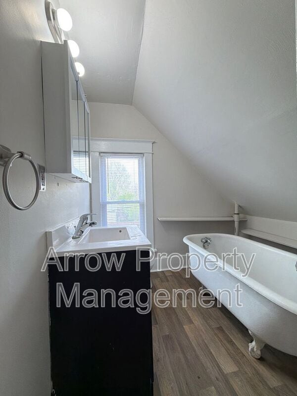 Building Photo - 2516 Dudley St