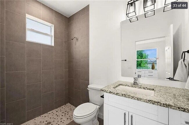 Building Photo - Charming 3-Bedroom Townhome in Lehigh Acres!