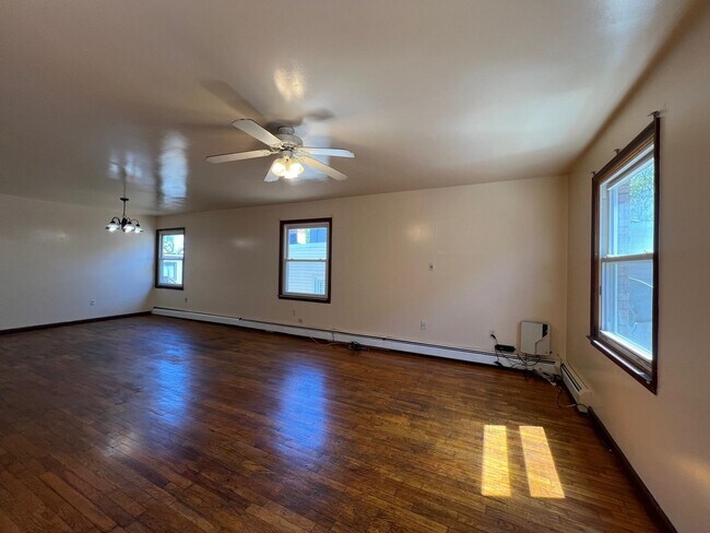 Building Photo - 52 Yale Ave