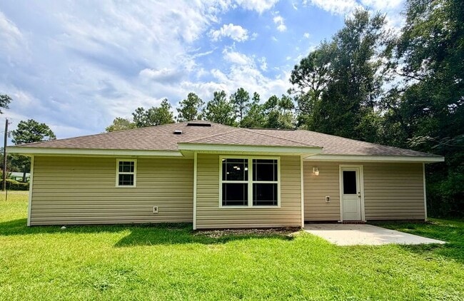 Building Photo - 5890 Daffodil Dr
