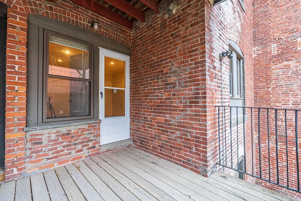 Building Photo - 12 Pompeii St