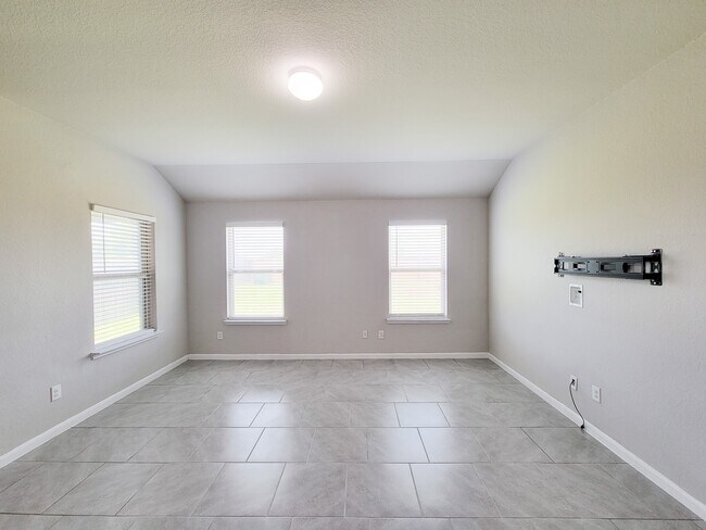 Building Photo - 29614 Breakwater Dr