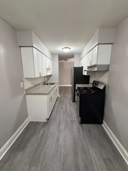 Building Photo - 147 Cleveland St