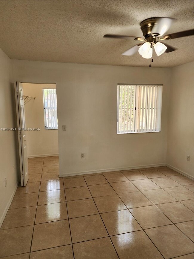 Building Photo - 2433 Centergate Dr