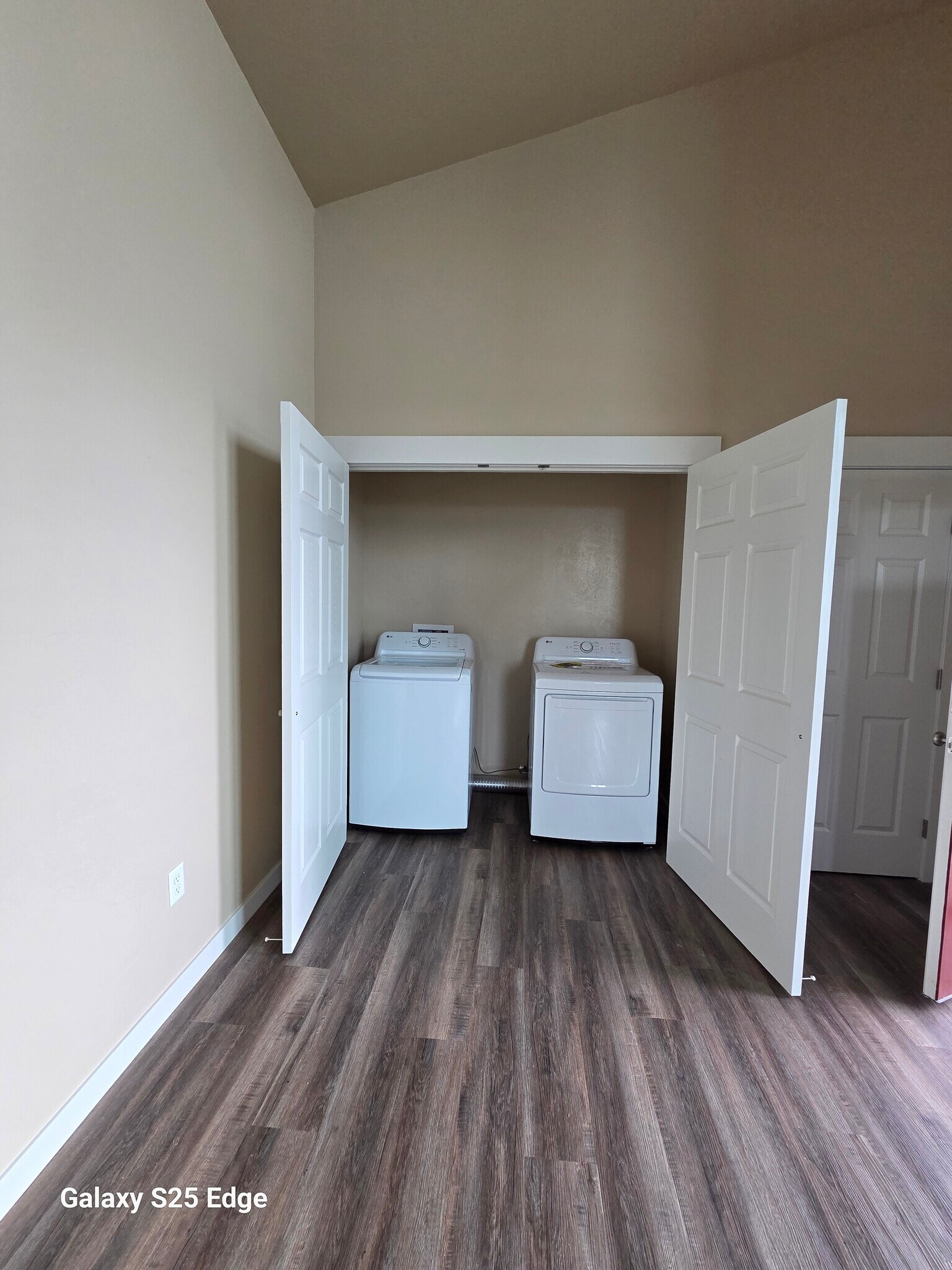 Building Photo - 4050 N US Highway 101