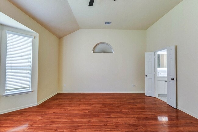 Building Photo - 26603 Summerbend Hollow Ln