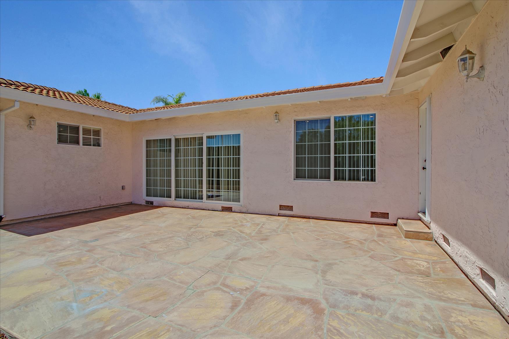 Building Photo - 6738 Tannahill Dr