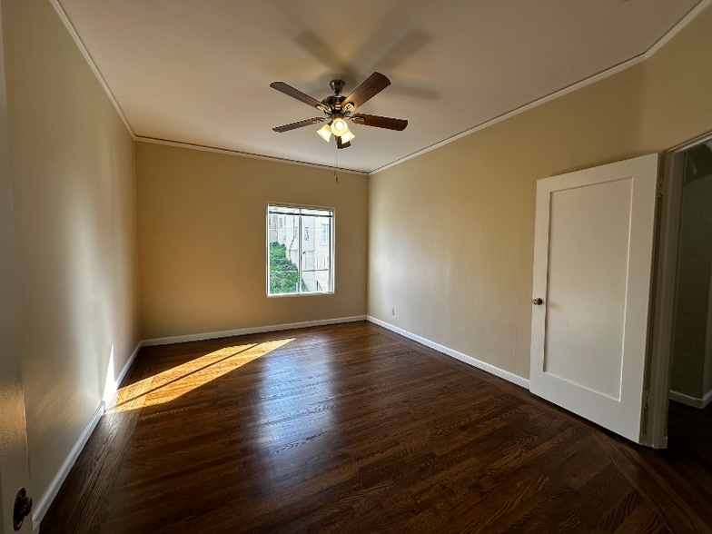 Building Photo - 2215 Carroll St