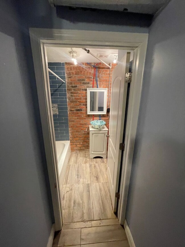 Building Photo - CASS D APARTMENTS-516 Kirby