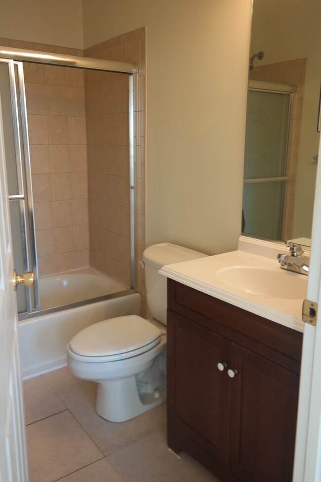 Building Photo - Charming 2 Bedroom/2.5 Bathroom Townhome in Linwood/Patterson Park, MD!