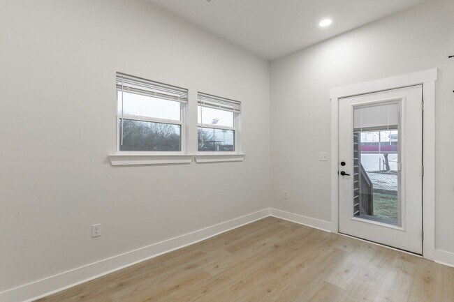 Building Photo - 1124 Garfield St