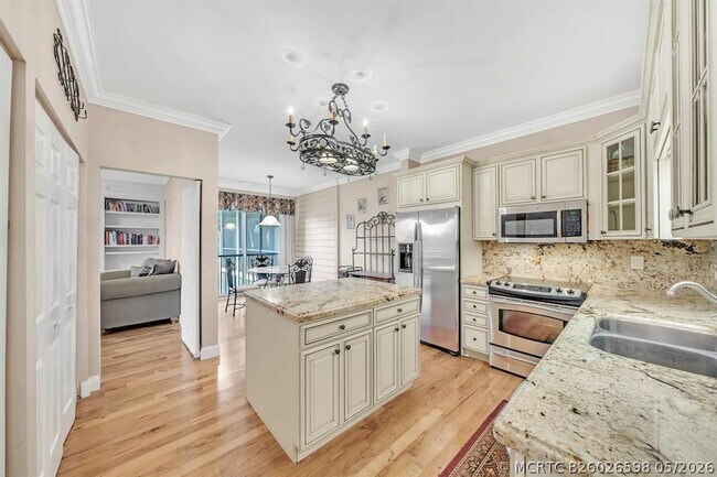 Building Photo - 7644 Elmridge Drive Unit 14U