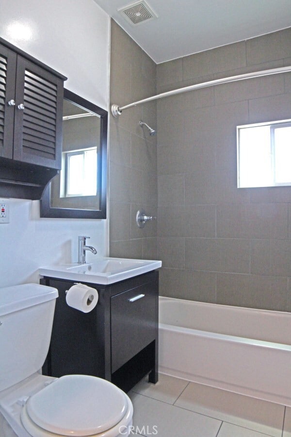 Building Photo - 3111 Kenwood Ave