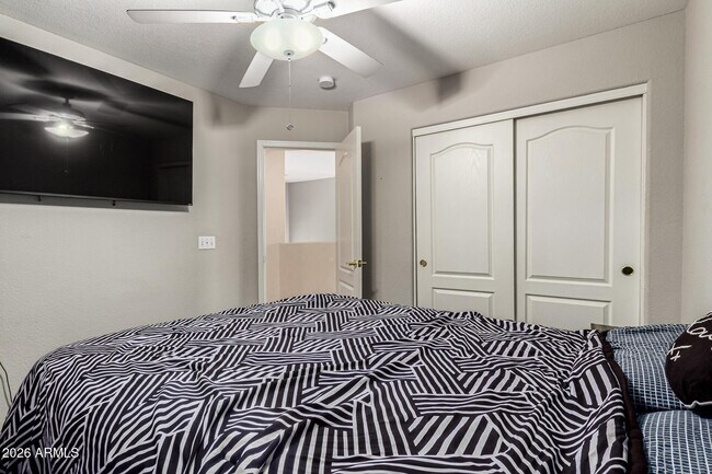 Building Photo - 2661 E Waterview Ct