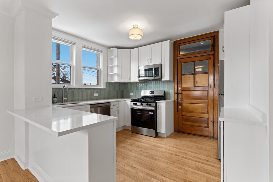 Building Photo - 5408 W George St