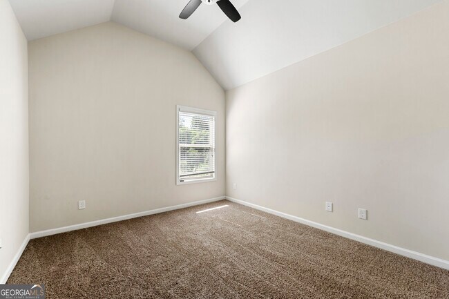 Building Photo - 2411 Oakleaf Cir