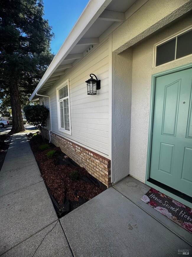 Building Photo - 413 Morales Ct