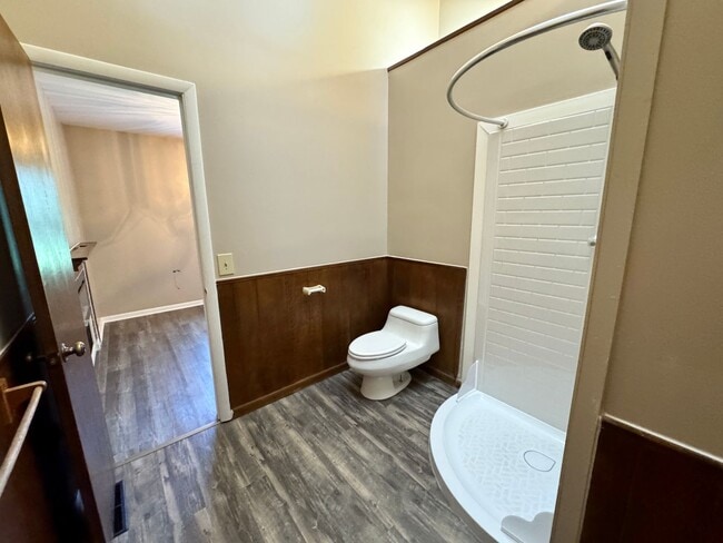 Building Photo - Spacious, Private Retreat in the Heart of the City