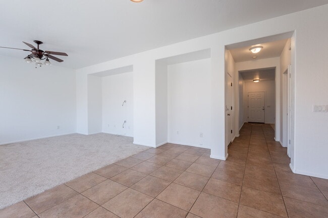 Building Photo - 4500 E Del Rio St