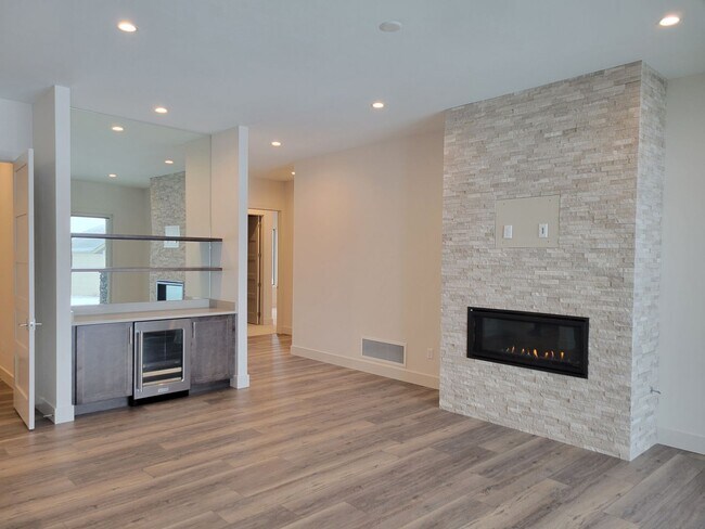 Building Photo - 3 Bed 2.5 bath house in Black Bull
