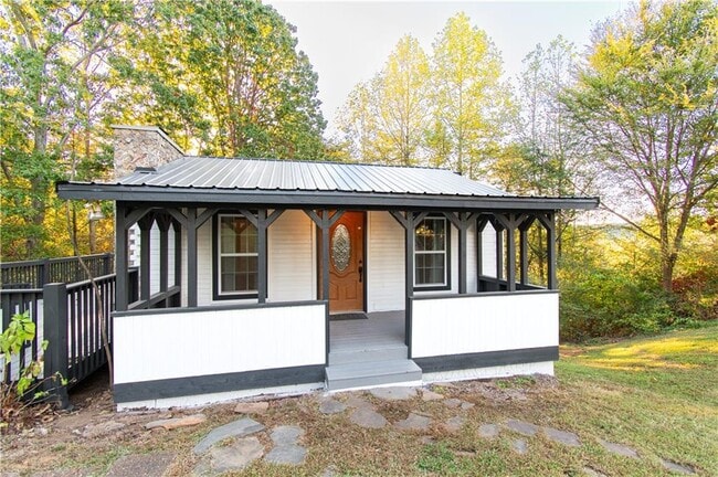 Building Photo - 250 Nottingham Wy