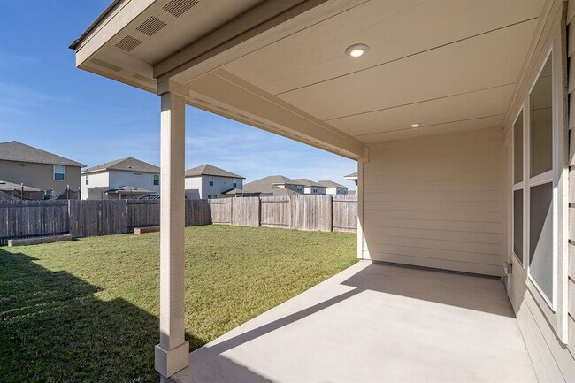 Building Photo - 113 Outlaw Dr