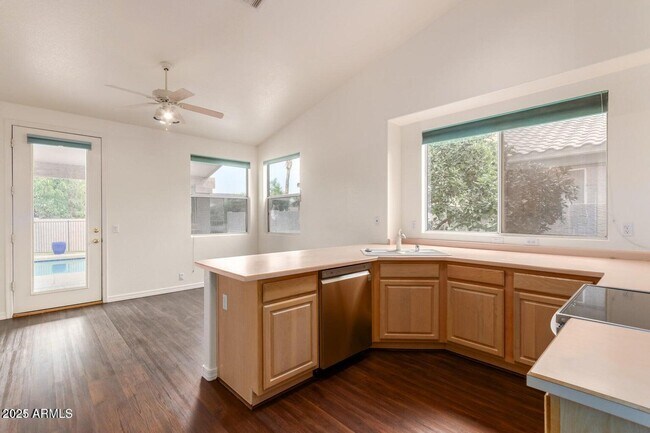 Building Photo - 6230 W Irma Ln