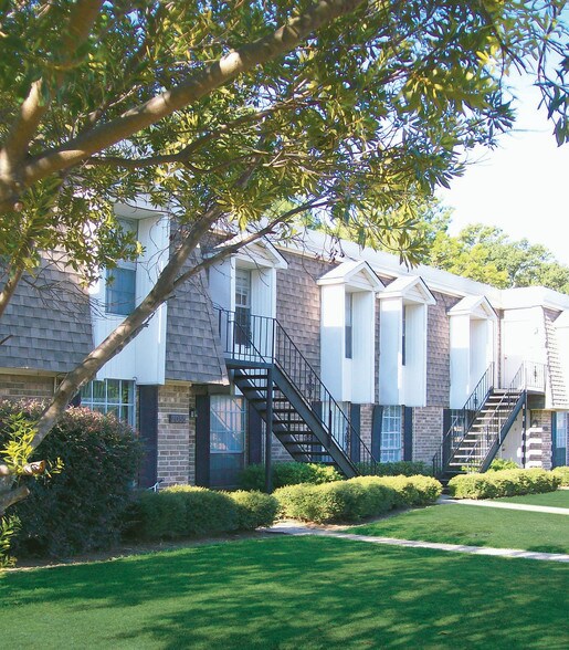 Eden Oaks Apartments 3212 Lorna Rd Birmingham AL 35216 Apartment Finder