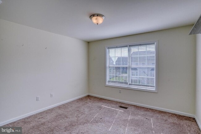 Building Photo - 327 Tribbitt St