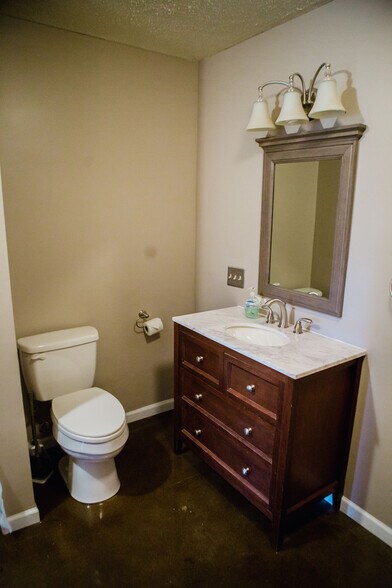 Building Photo - 3321 N Kinser Pike