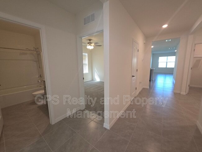 Building Photo - 33409 Country House Dr