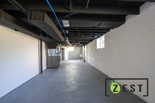 Building Photo - 5025 Somerset Ave