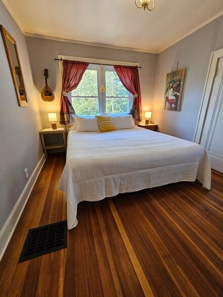 Upstairs Bedroom 2 - 814 S Henderson St