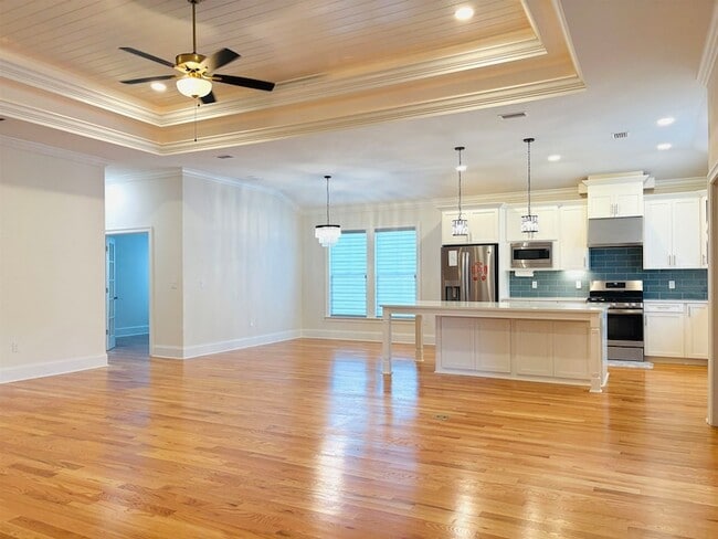 Building Photo - 2506 Blue Ridge Dr