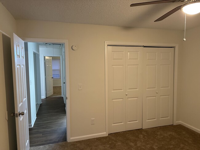 Building Photo - 4106 Hawthorne Cir