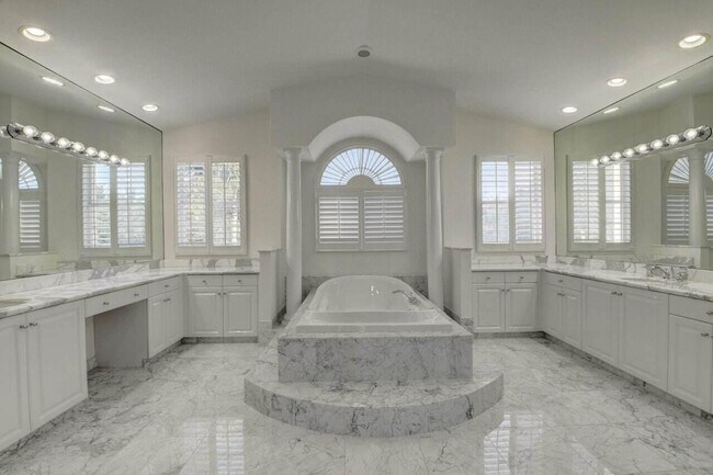 Building Photo - 9544 Barletta Winds Point